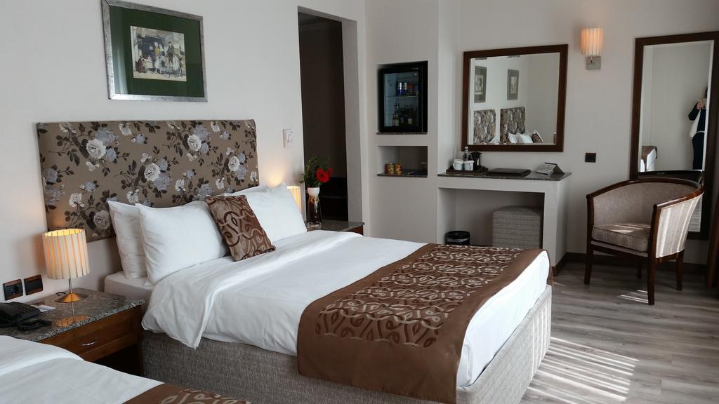 Adela Hotel Istanbul Exterior photo