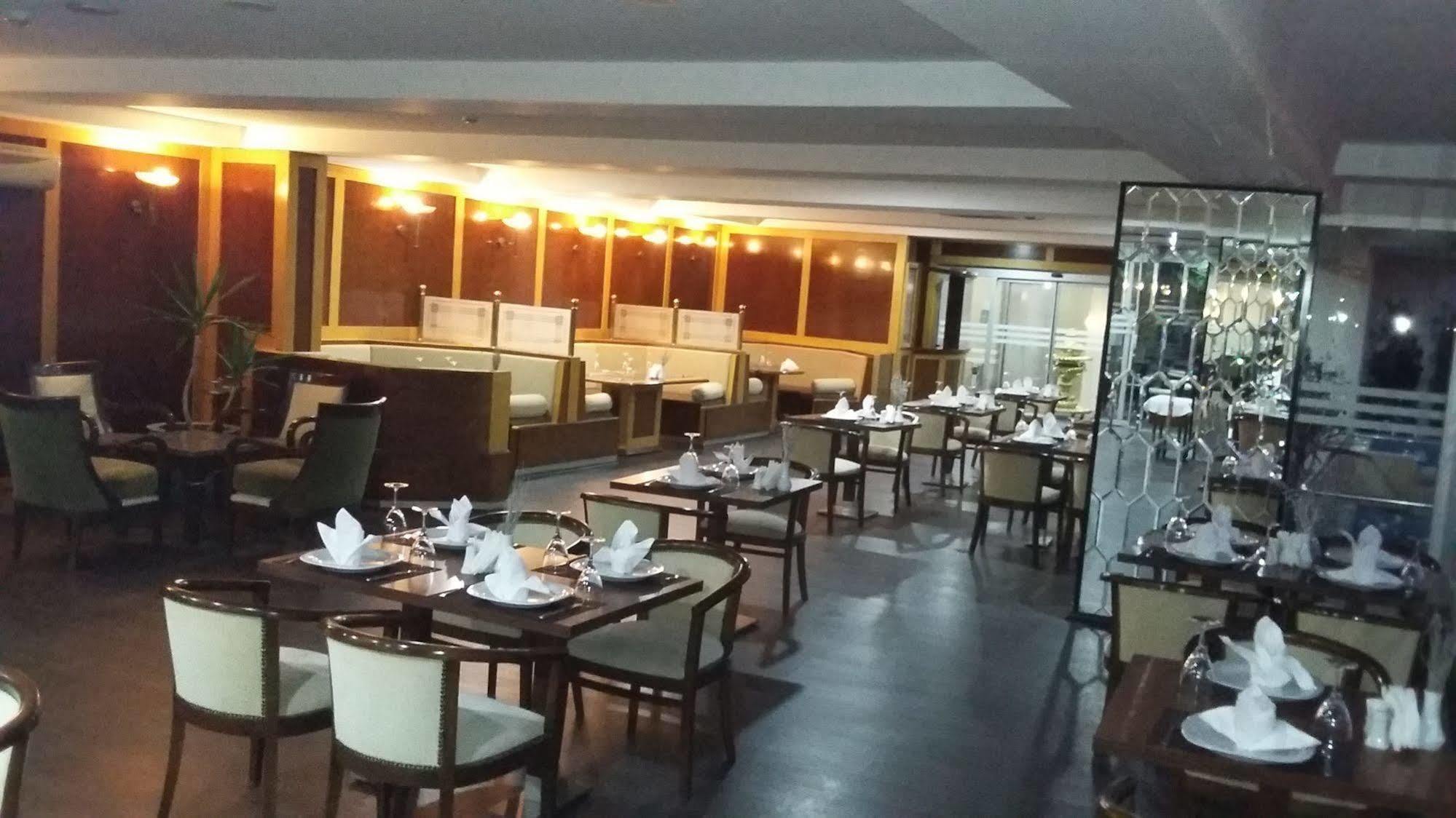 Adela Hotel Istanbul Exterior photo