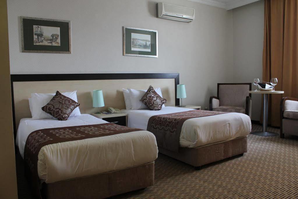 Adela Hotel Istanbul Exterior photo